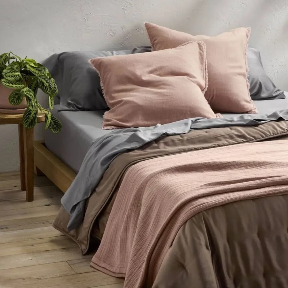 Casaluna lightweight matelasse